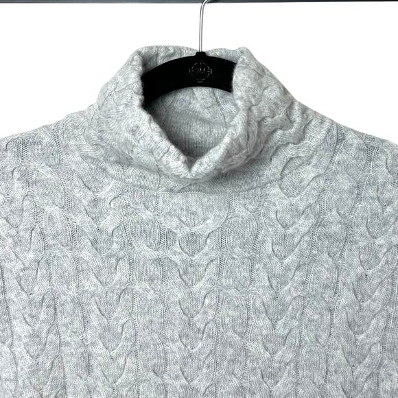 Garnet Hill Cashmere Cable Knit Turtleneck Sweater Gray Size Medium - Picture 3 of 9